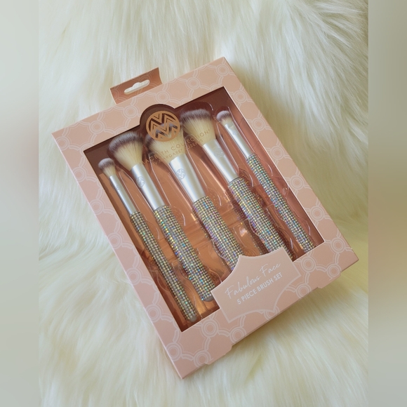 🤍🩷MACBETH COLLECTION 5- PC BLING BRUSH SET🩷🤍 - Picture 3 of 5